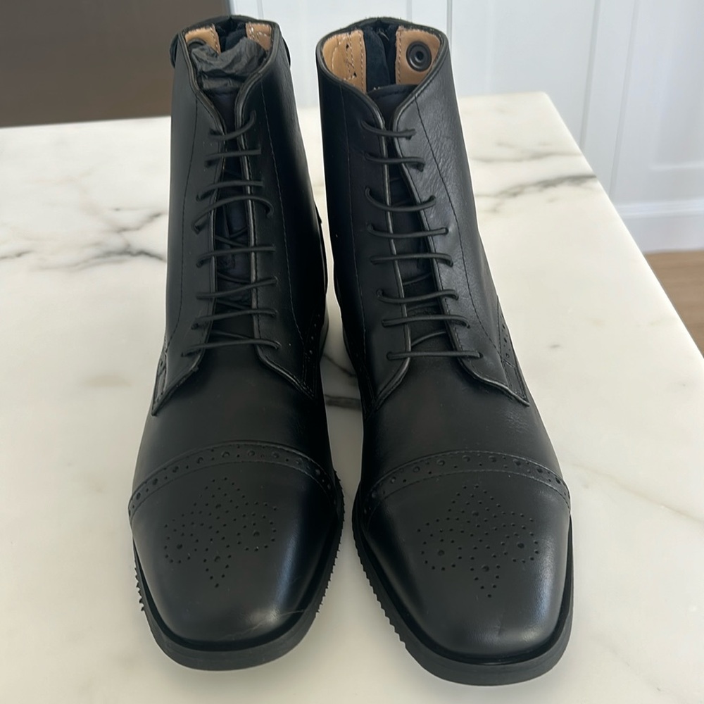D.due Boots. Luxury custom handmade boots. Made in Italy. Size 38